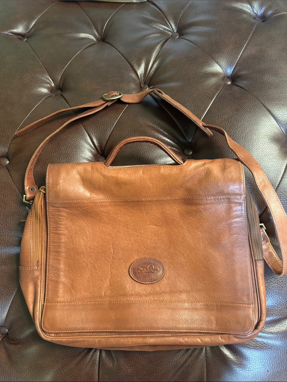 Women’s Leather Book/Messenger Bag in Brown - Classic Carry